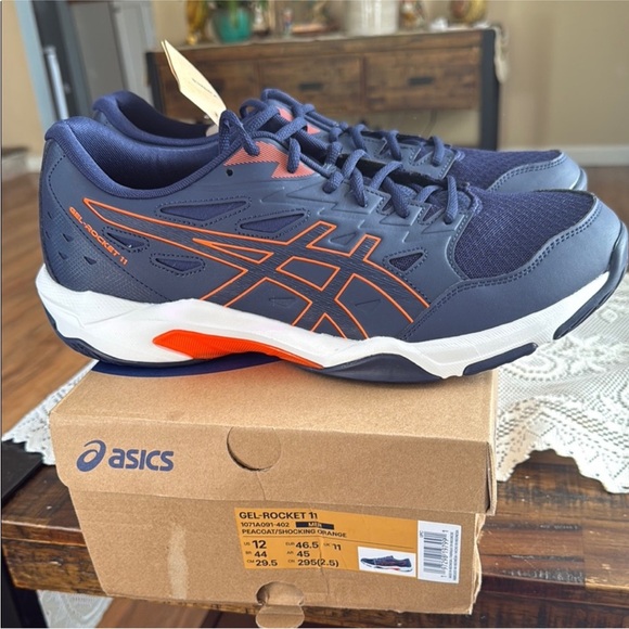Asics men’s gel rocket 11 sneakers Sz 12 NWT‎